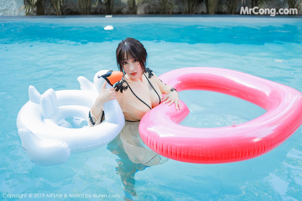 [MFStar] Vol.230: Betty林子欣 (63 images)