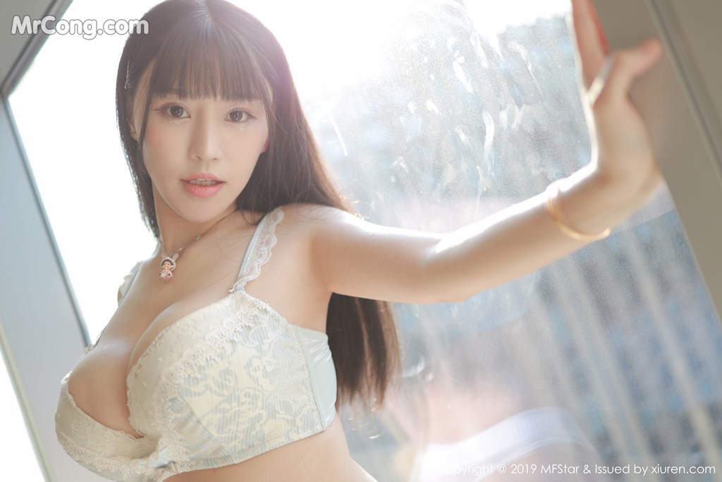 [MFStar] Vol.206: Zhu Ke Er (Flower朱可儿) (51 images)