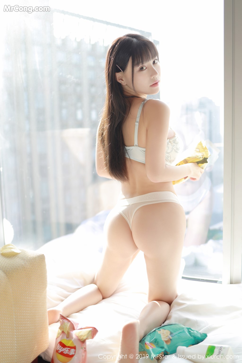 [MFStar] Vol.206: Zhu Ke Er (Flower朱可儿) (51 images)