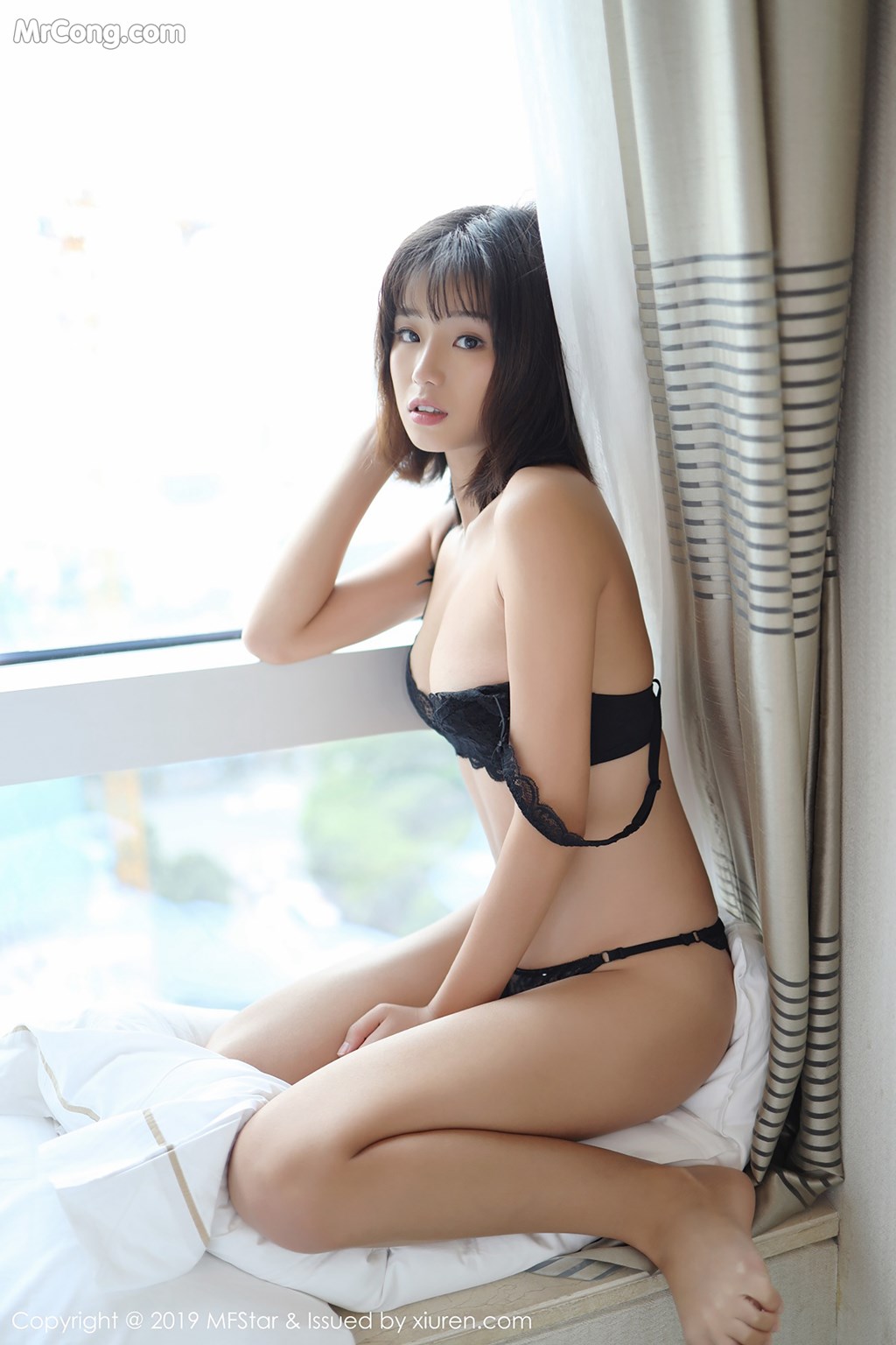 [MFStar] Vol.175: Cang Jing You Xiang (仓井优香) (41 images)