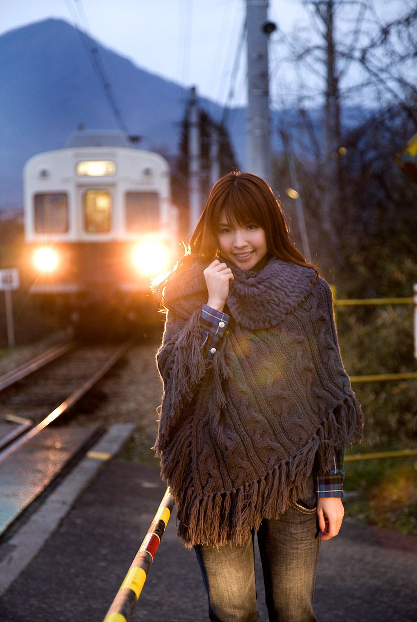 Aya Nakata "White Beat" [Image.tv]