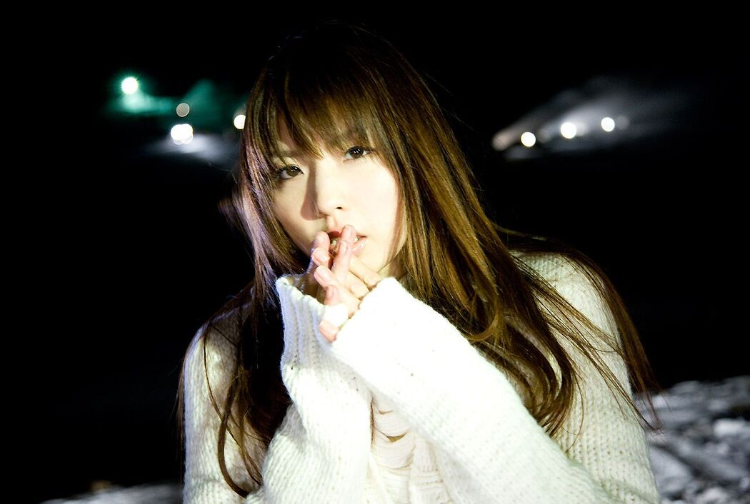 Aya Nakata "White Beat" [Image.tv]