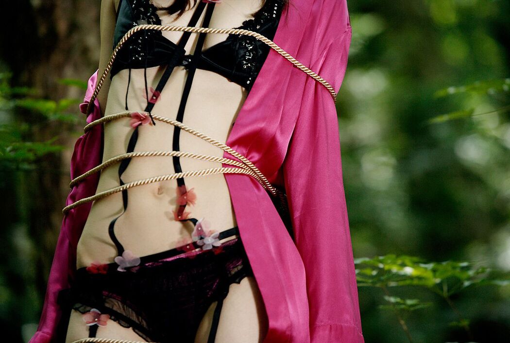 Shoko Hamada "mysterious doll" [Image.tv]