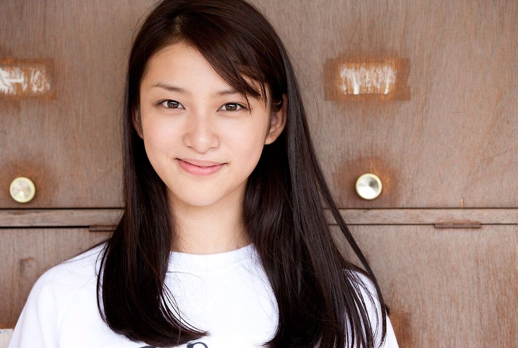 Emi Takei "Stay Gold" [Image.tv]