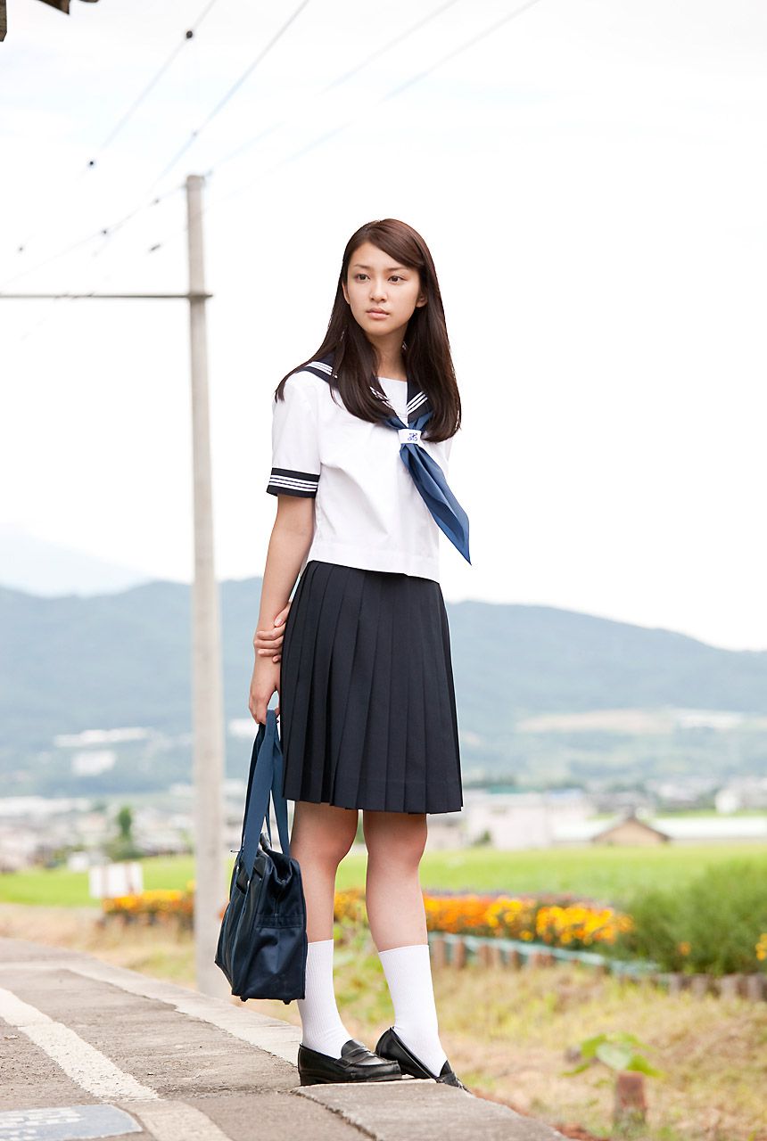 Emi Takei "Stay Gold" [Image.tv]