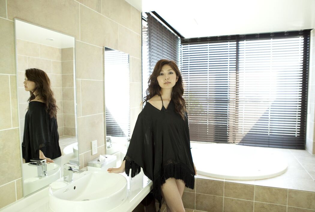 Manami Ui "Aimi and" [Image.tv]