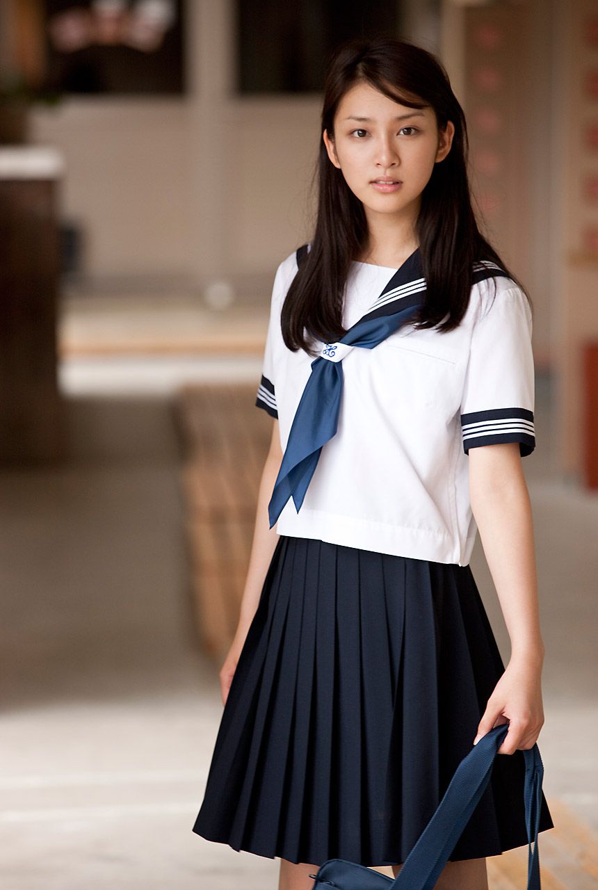 Emi Takei "Stay Gold" [Image.tv]