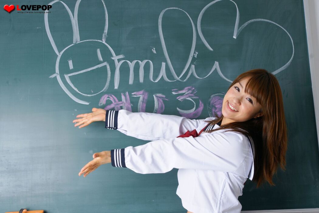 Mihiro Taniguchi Otakara School Uniform 001 [LovePop]