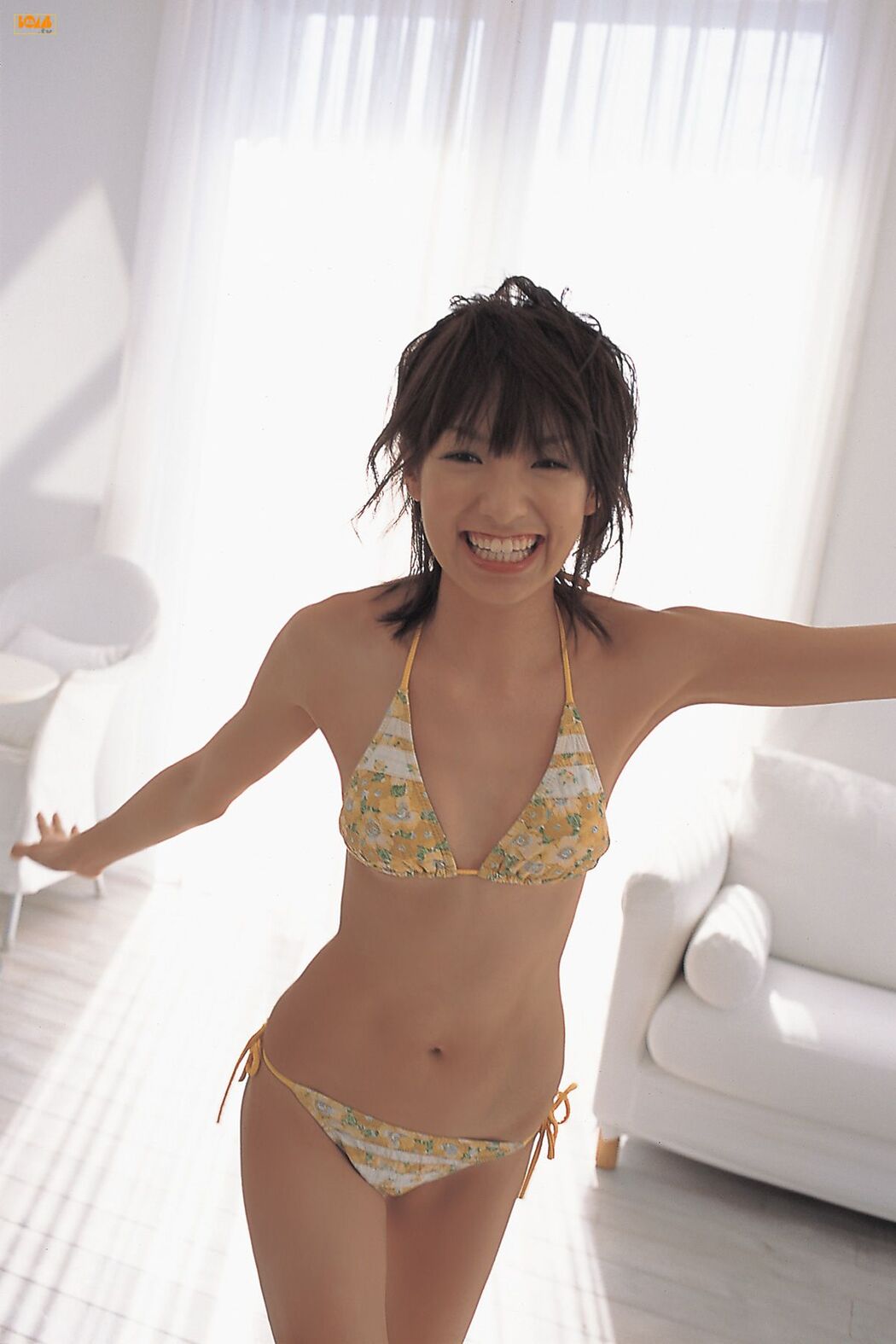 [Bomb.TV] The March 2008 issue of Akina Minami