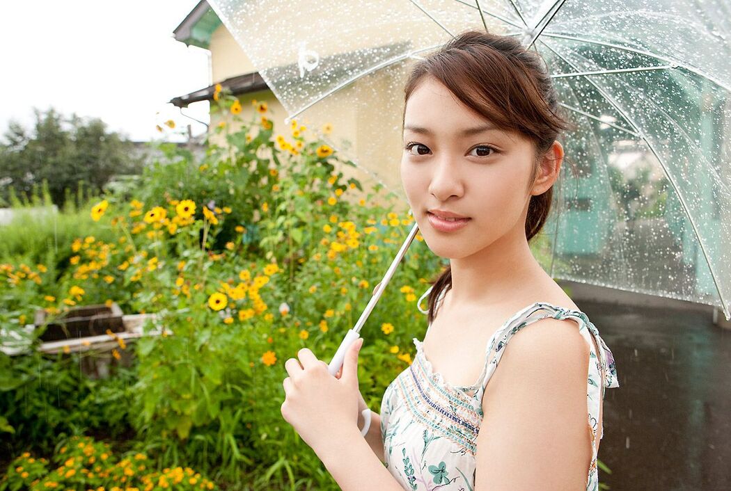 Emi Takei "Stay Gold" [Image.tv]
