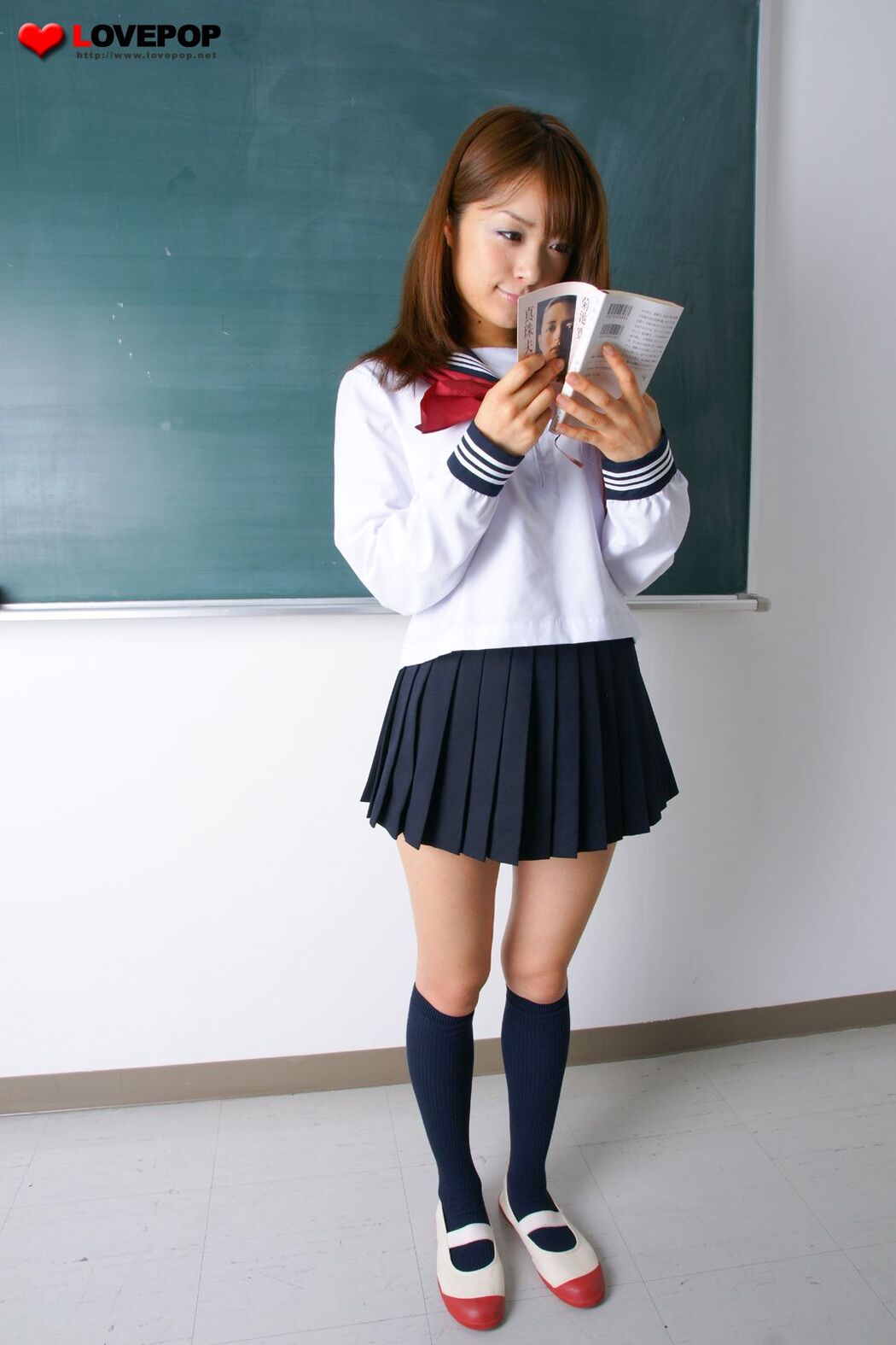 Mihiro Taniguchi Otakara School Uniform 001 [LovePop]