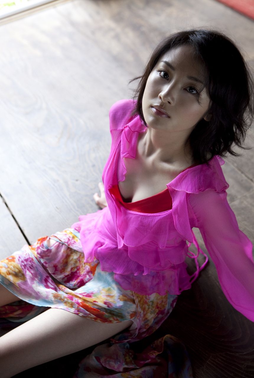 Lin Dandan "Graceful Girl" [Image.tv]