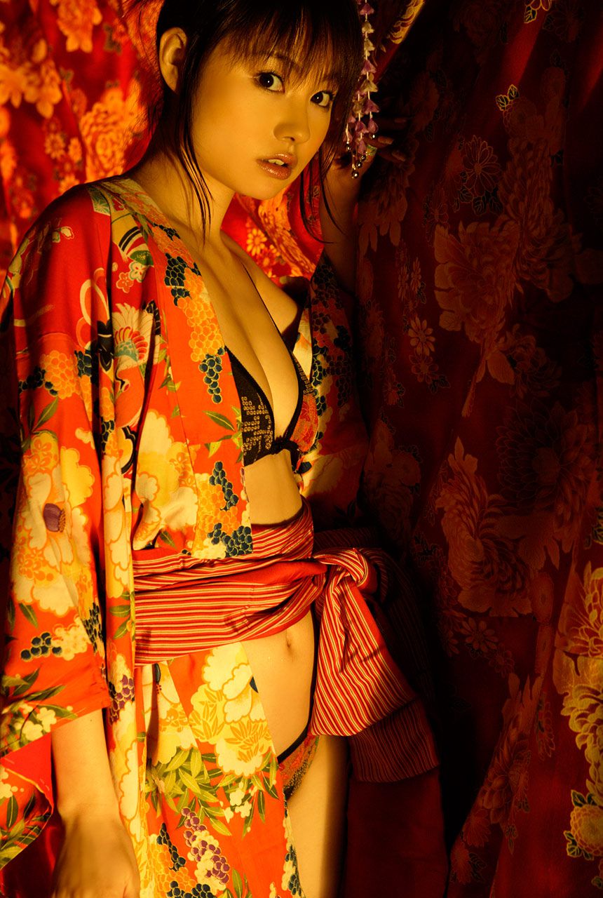 Suzuki Akane "Sweet Devil" [Image.tv]
