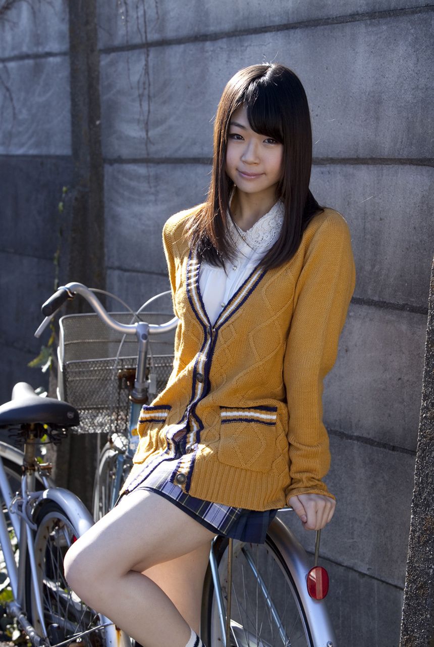 Suigetsu Momoko "Shocking Peach" [Image.tv]