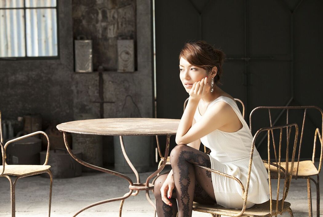 Rina Uchiyama "Smiley No Element" [Image.tv]