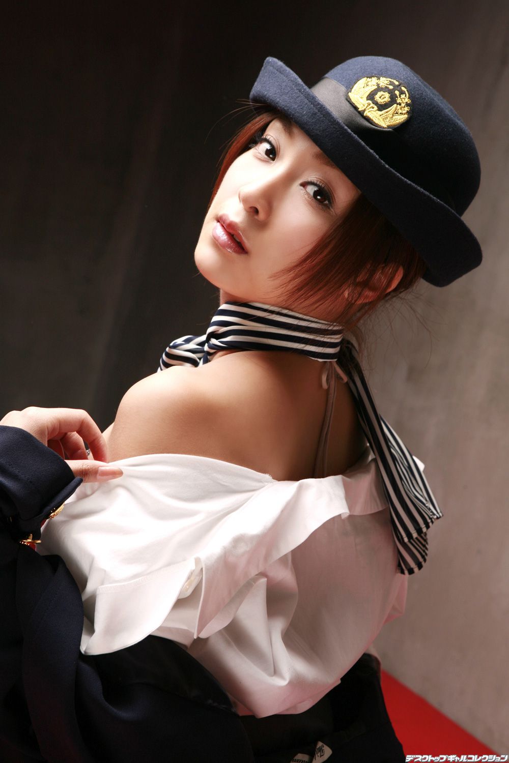 》 Eyepatch bikini + plain clothes [Girlz-High]