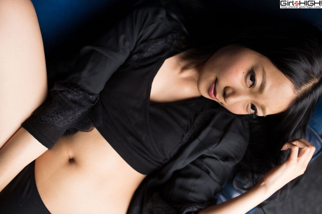 [Girlz-High] Ui Mita Ui Mita --Black Enchanted bune_001_002