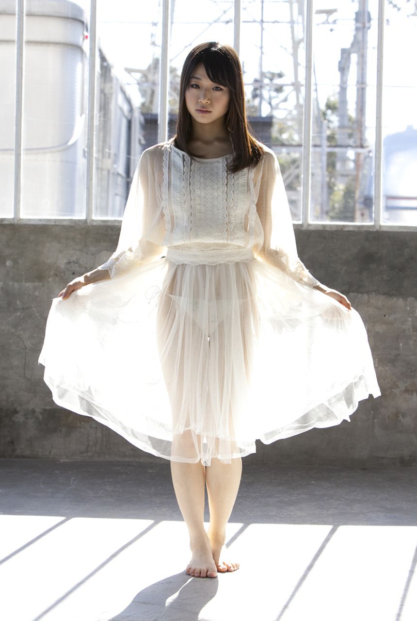 Suigetsu Momoko "Shocking Peach" [Image.tv]