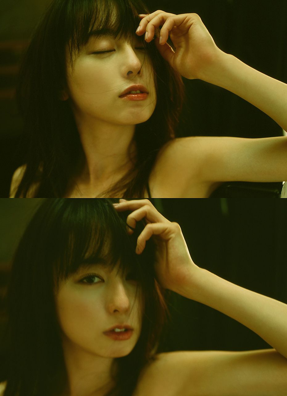 Rina Akiyama "Waiting for me" [Image.tv]