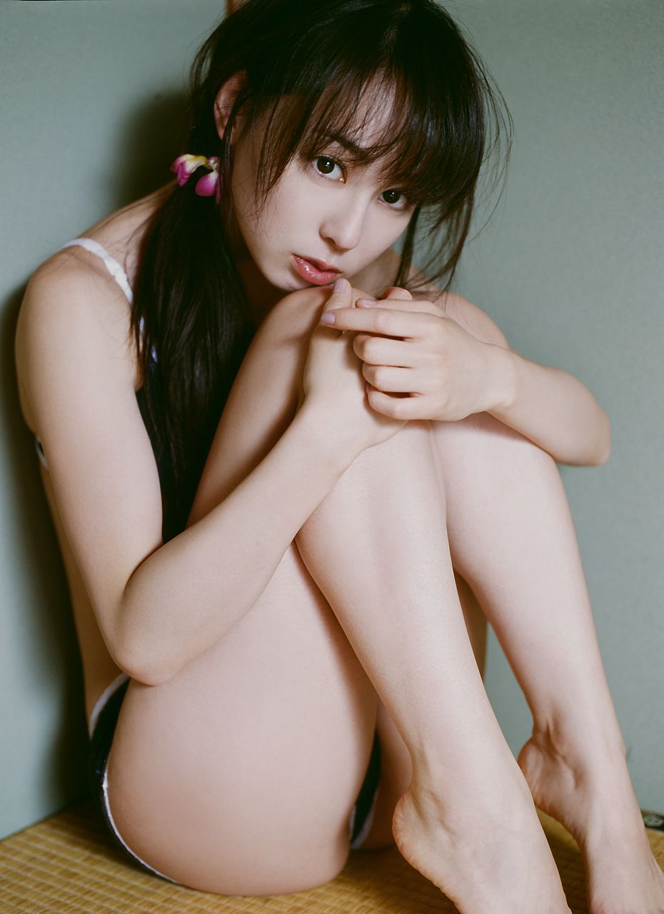 Rina Akiyama "Waiting for me" [Image.tv]
