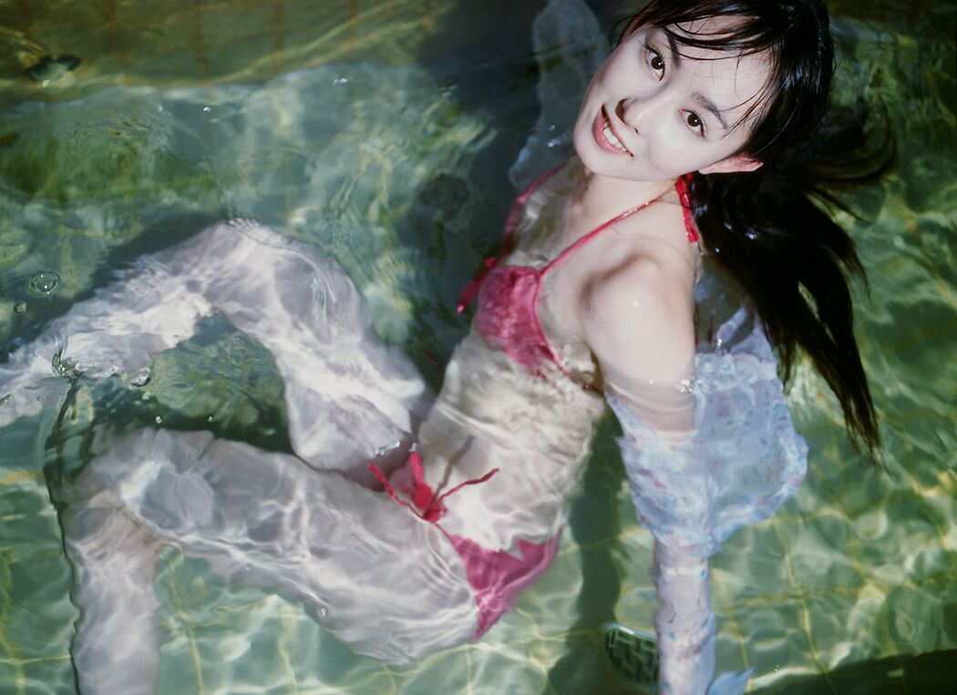 Rina Akiyama "Waiting for me" [Image.tv]