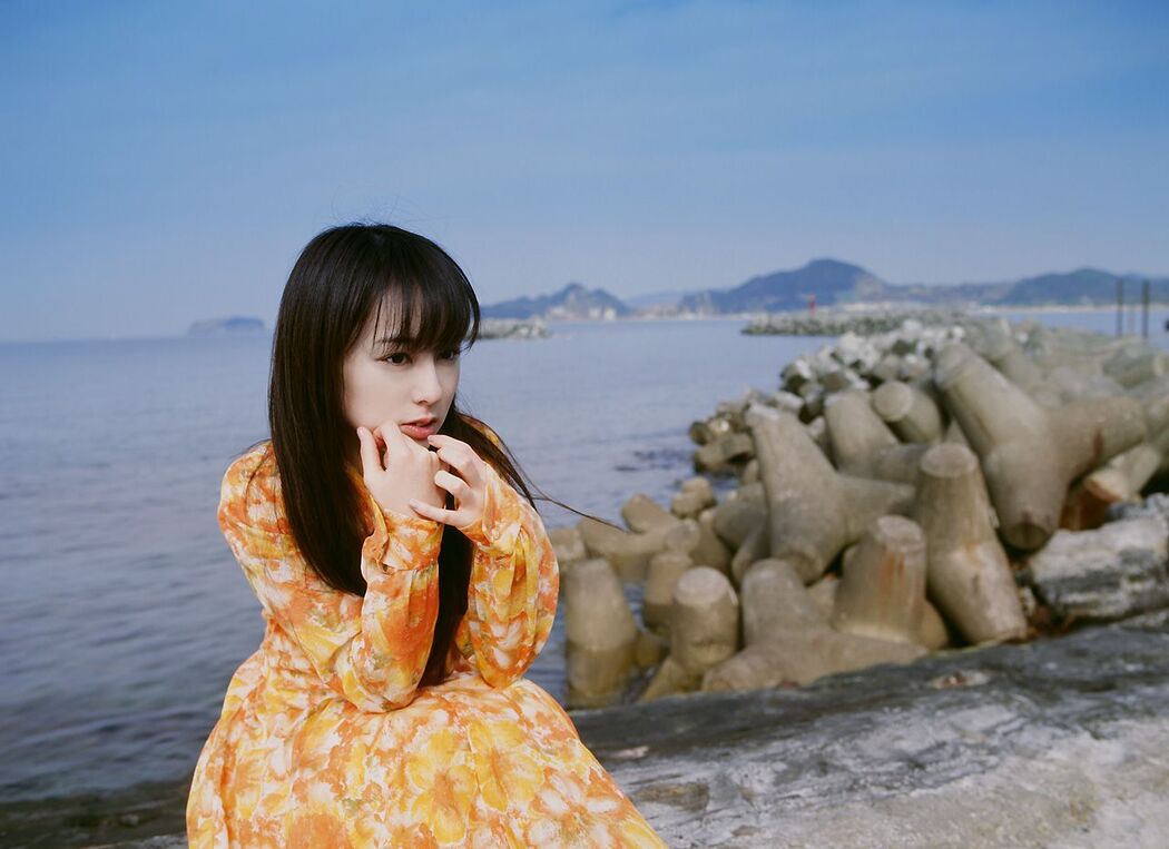 Rina Akiyama "Waiting for me" [Image.tv]