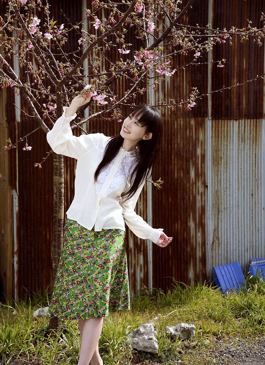 Rina Akiyama "Waiting for me" [Image.tv]