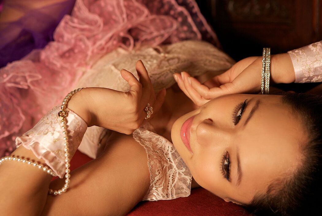 ソニン Sonim "Night of Queen" [Image.tv]