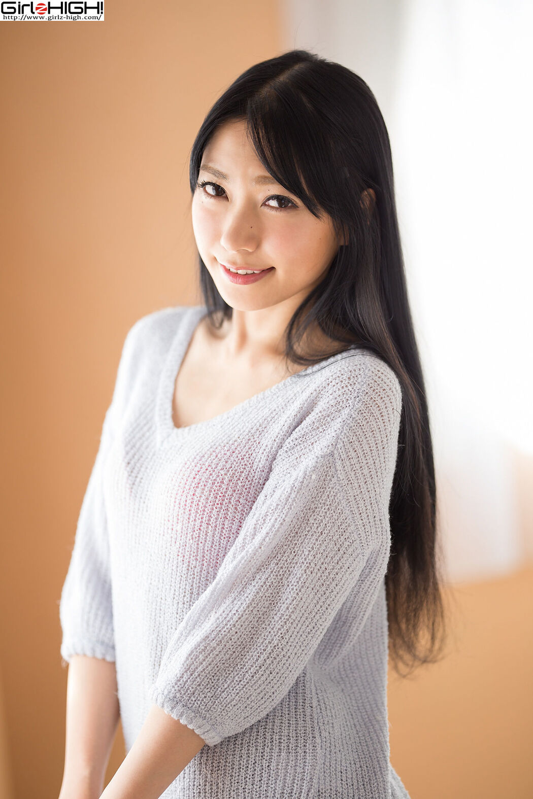 [Girlz-High] Ui Mita Mita Yui - The Temptation of Short Skirts - bune_001_001