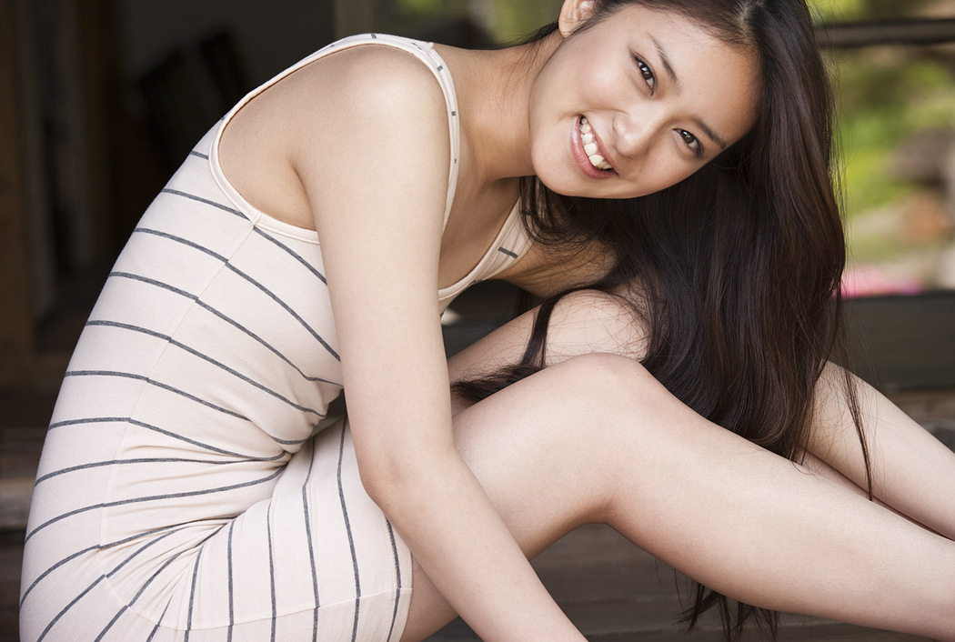 Emi Takei "Monument" [Image.tv]