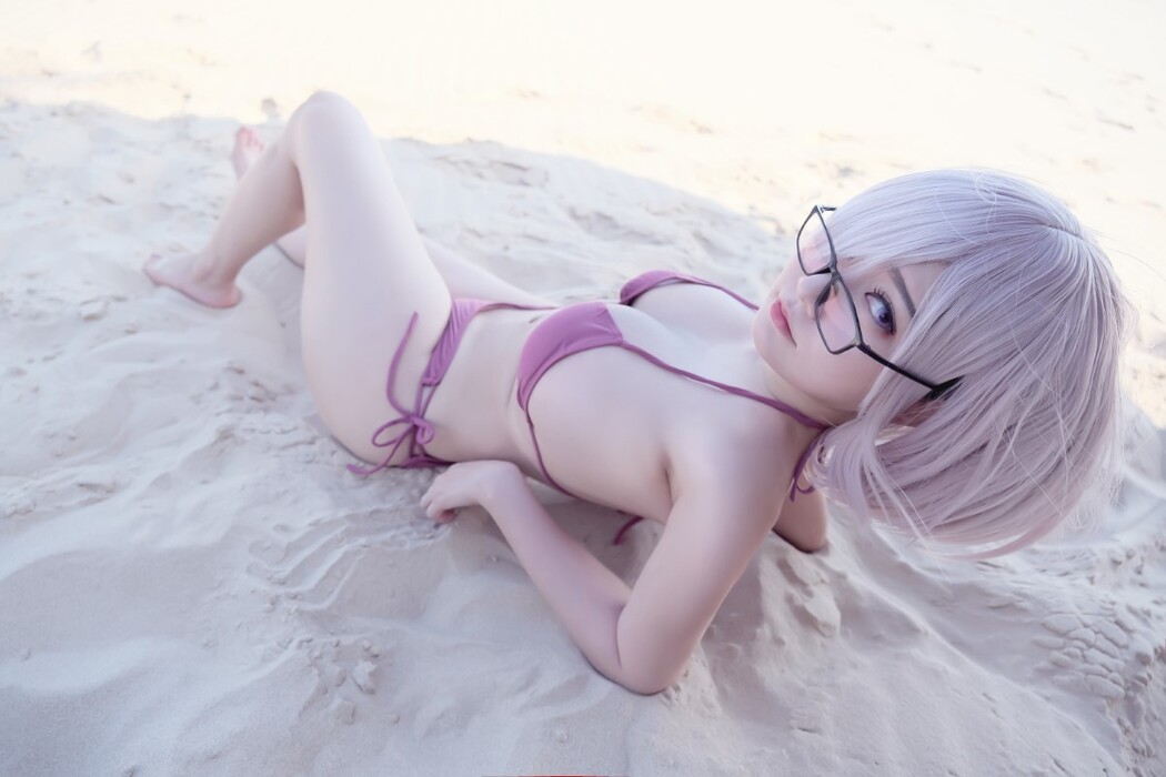 Coser@Potato Godzilla – Mashu Kyrielight Bikini