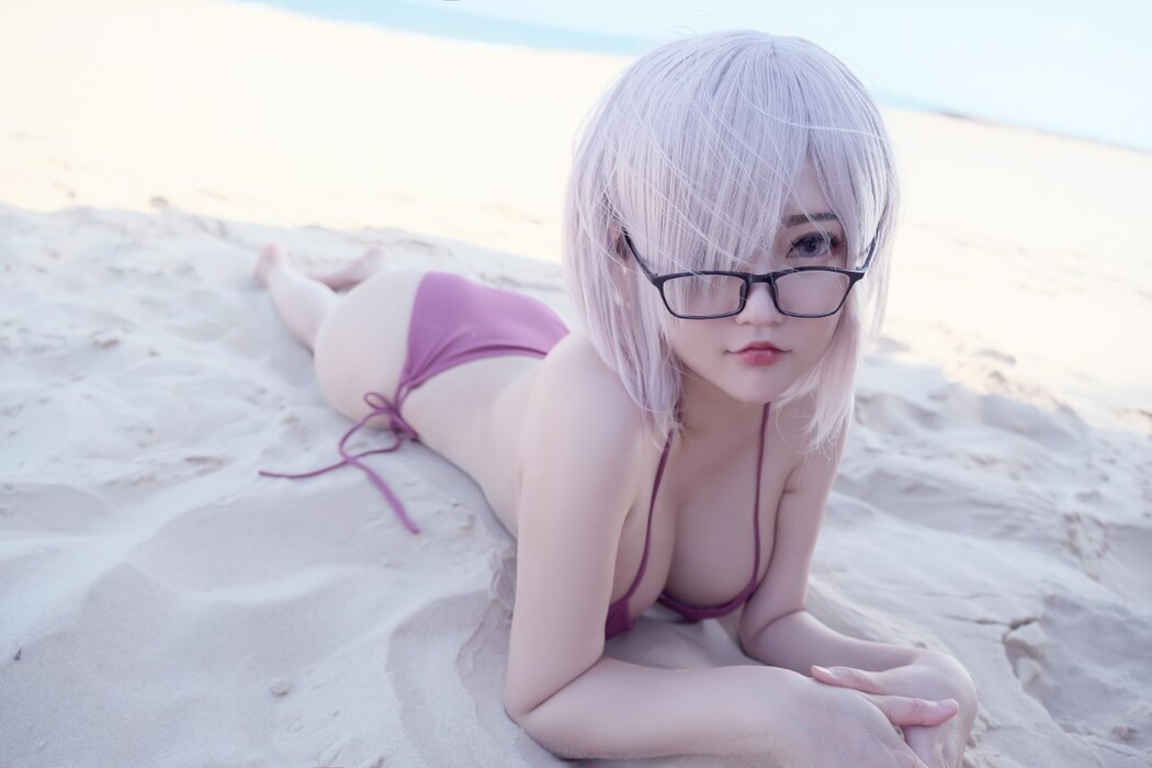 Coser@Potato Godzilla – Mashu Kyrielight Bikini