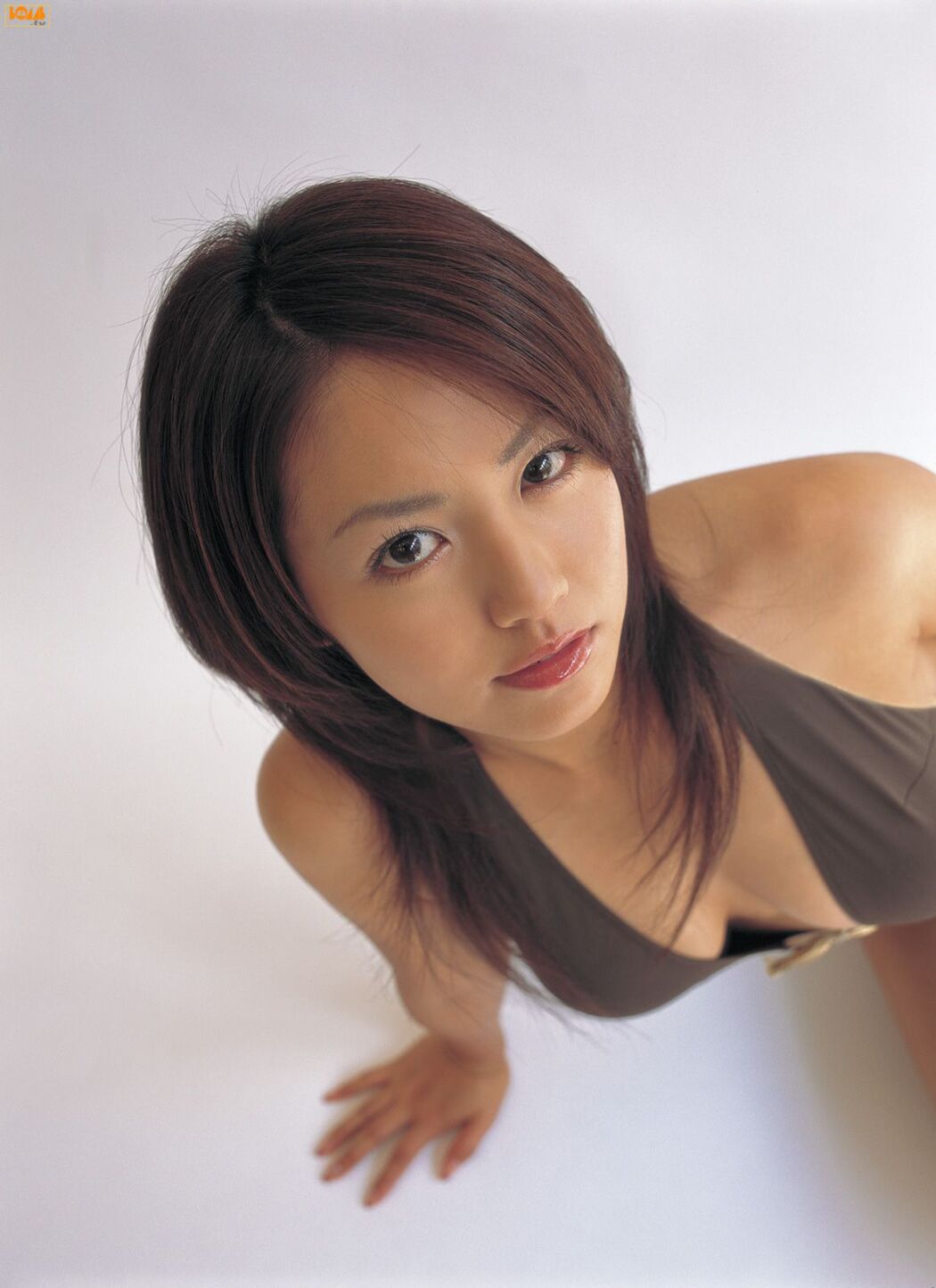 [Bomb.TV] October 2005 Sayaka isoyama Sayaka Isoyama / Sayaka Isoyama