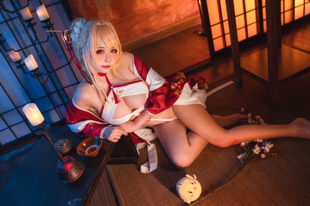 Coser@贞子蜜桃 Vol.011 碧蓝航线 新春光荣