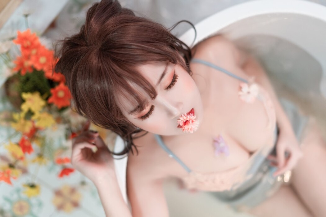 Coser@三度_69 Vol.038 浴缸蓝睡裙