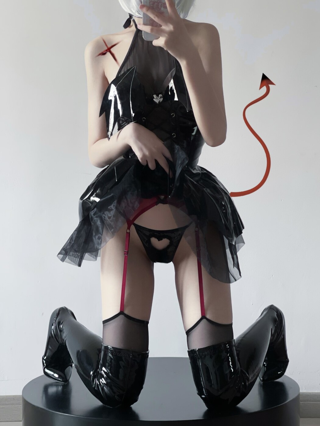 Coser@幼愛Youmeko Vol.007 吊带袜恶魔