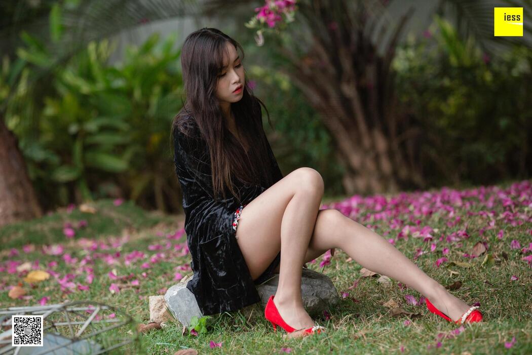 Model Xiao Yu "Xiao Yu in the Flowers" [异思趣向IESS] Beautiful legs