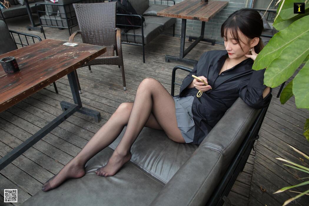 Qiuqiu "Autumn Boots and Black Silk" [异思趣向IESS] Beautiful Legs in Stockings