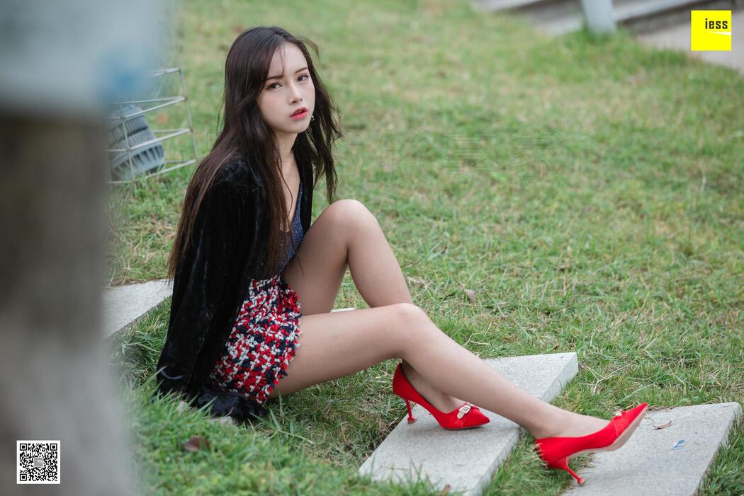 Model Xiao Yu "Xiao Yu in the Flowers" [异思趣向IESS] Beautiful legs