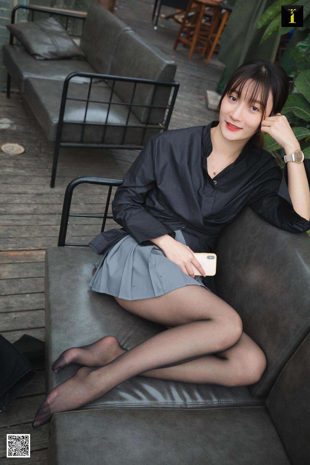 Qiuqiu "Autumn Boots and Black Silk" [异思趣向IESS] Beautiful Legs in Stockings