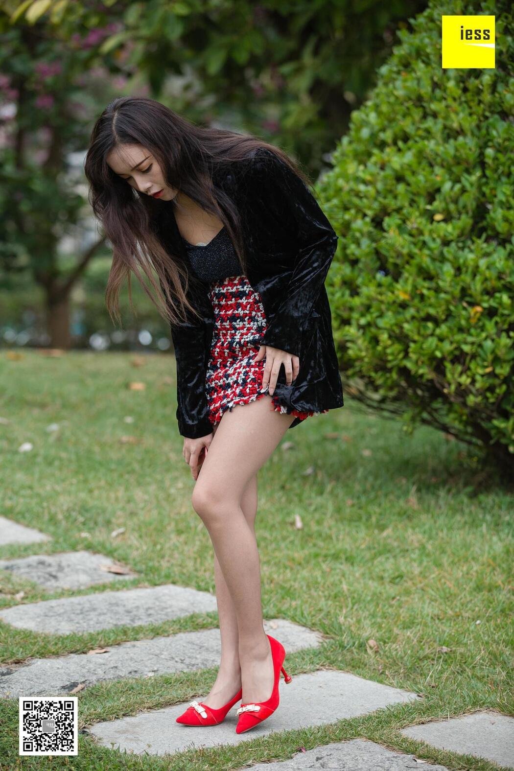 Model Xiao Yu "Xiao Yu in the Flowers" [异思趣向IESS] Beautiful legs