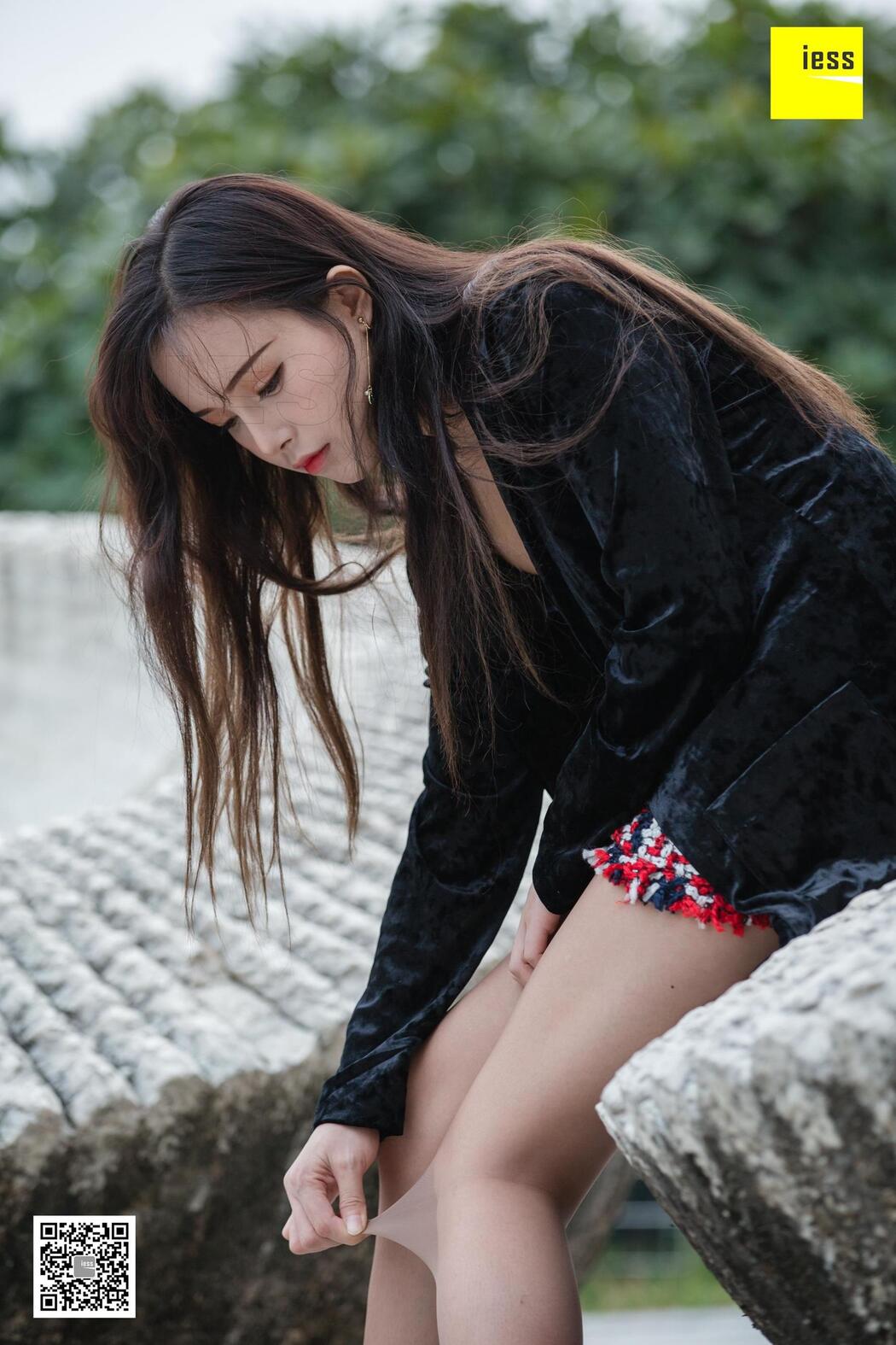 Model Xiao Yu "Xiao Yu in the Flowers" [异思趣向IESS] Beautiful legs