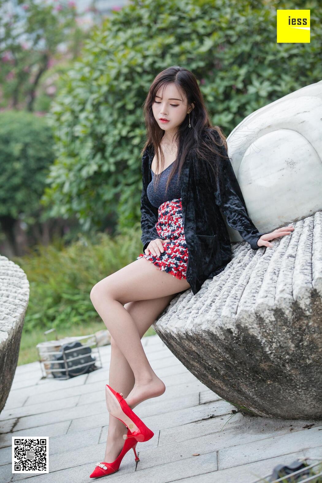 Model Xiao Yu "Xiao Yu in the Flowers" [异思趣向IESS] Beautiful legs