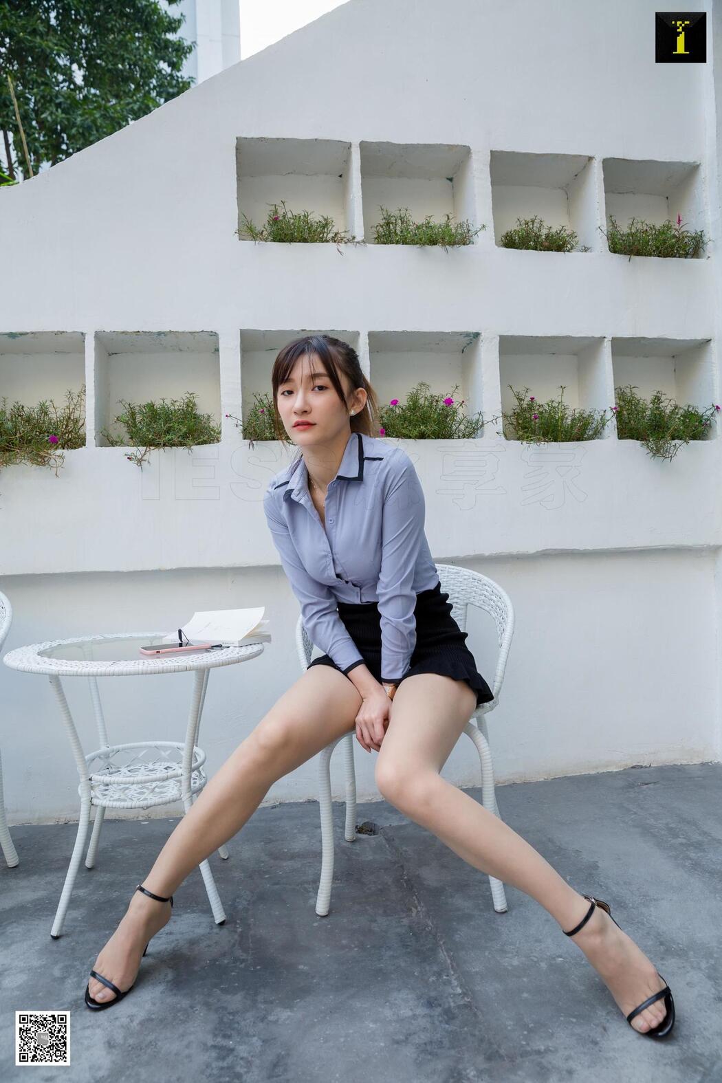 Model Qiuqiu "White-collar Yard Enjoying the Cool" [Iss to IESS]