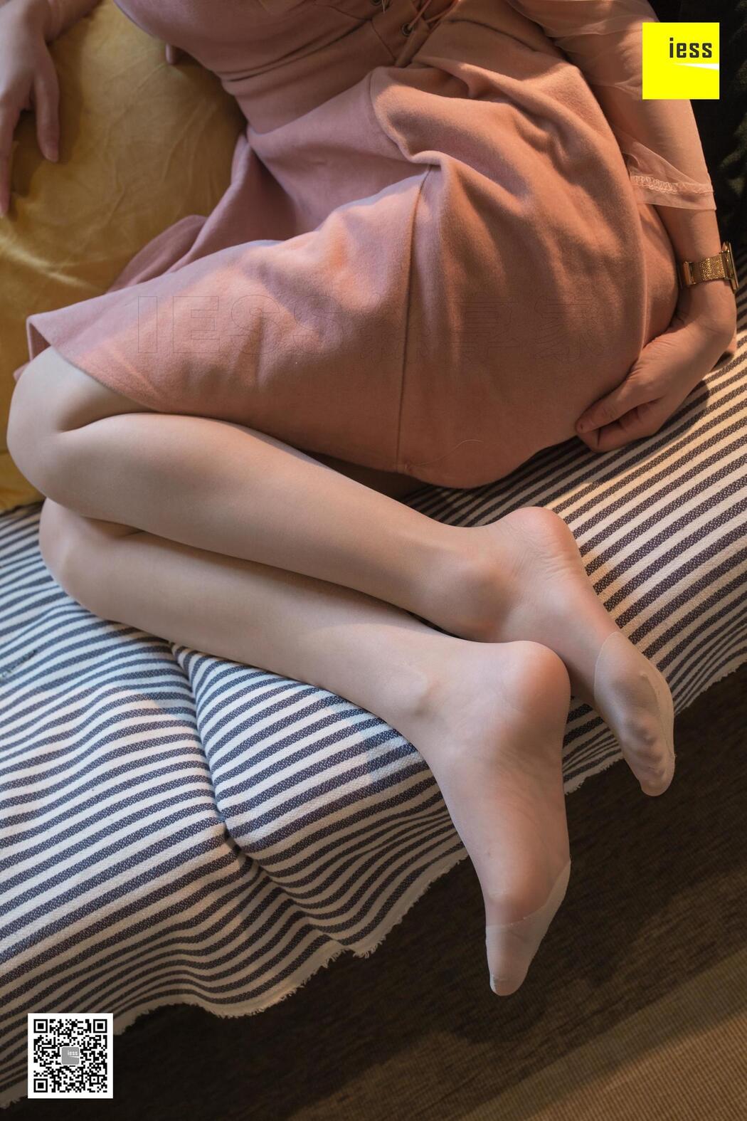 Leg model Qiuqiu "Autumn and Autumn Pink Tender Toe Reinforcement" [异思趣向IESS] Beautiful legs and silk feet