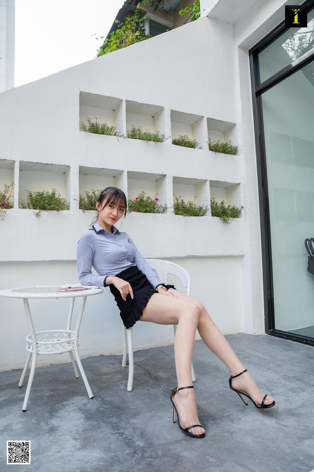 Model Qiuqiu "White-collar Yard Enjoying the Cool" [Iss to IESS]