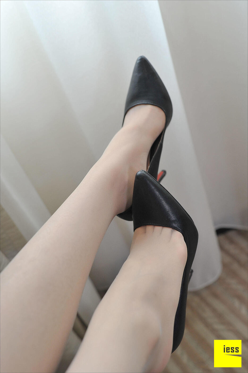 Silky Foot Bento 002 Jiajia "Shredded Meat Black High Heel" [IESS Weird and Interesting]