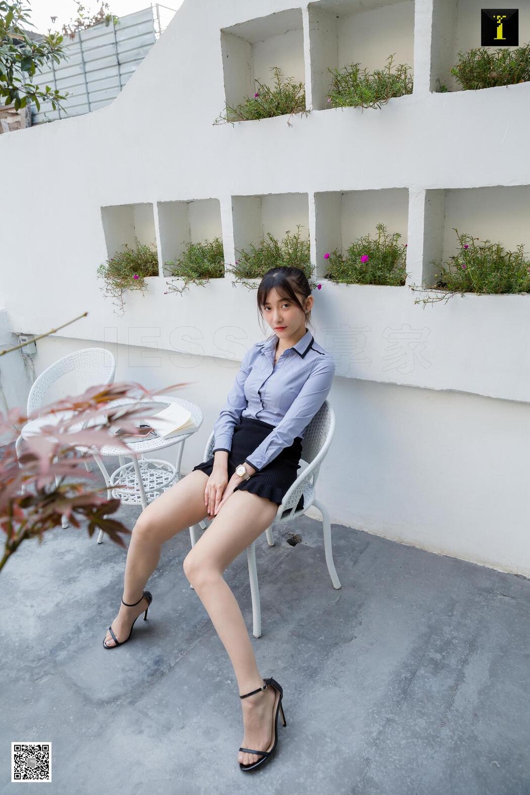 Model Qiuqiu "White-collar Yard Enjoying the Cool" [Iss to IESS]