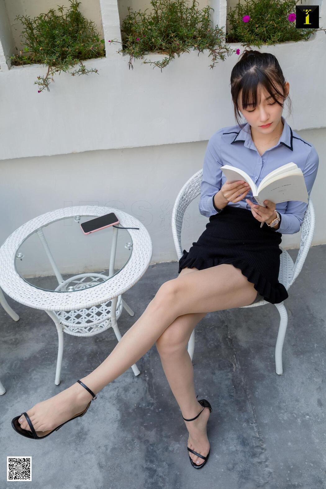 Model Qiuqiu "White-collar Yard Enjoying the Cool" [Iss to IESS]