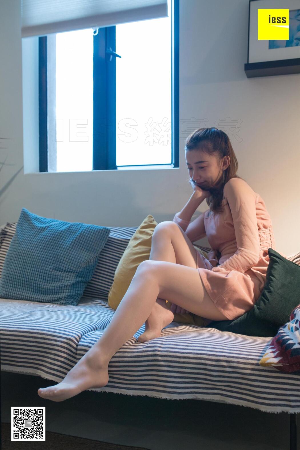 Leg model Qiuqiu "Autumn and Autumn Pink Tender Toe Reinforcement" [异思趣向IESS] Beautiful legs and silk feet